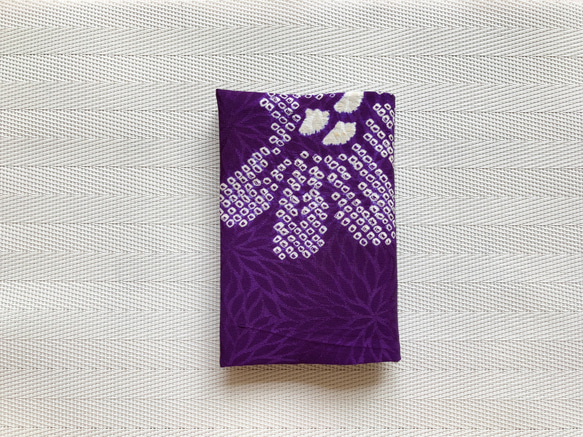ブックカバー・文庫本用　白×紫　絞り柄・2 1枚目の画像