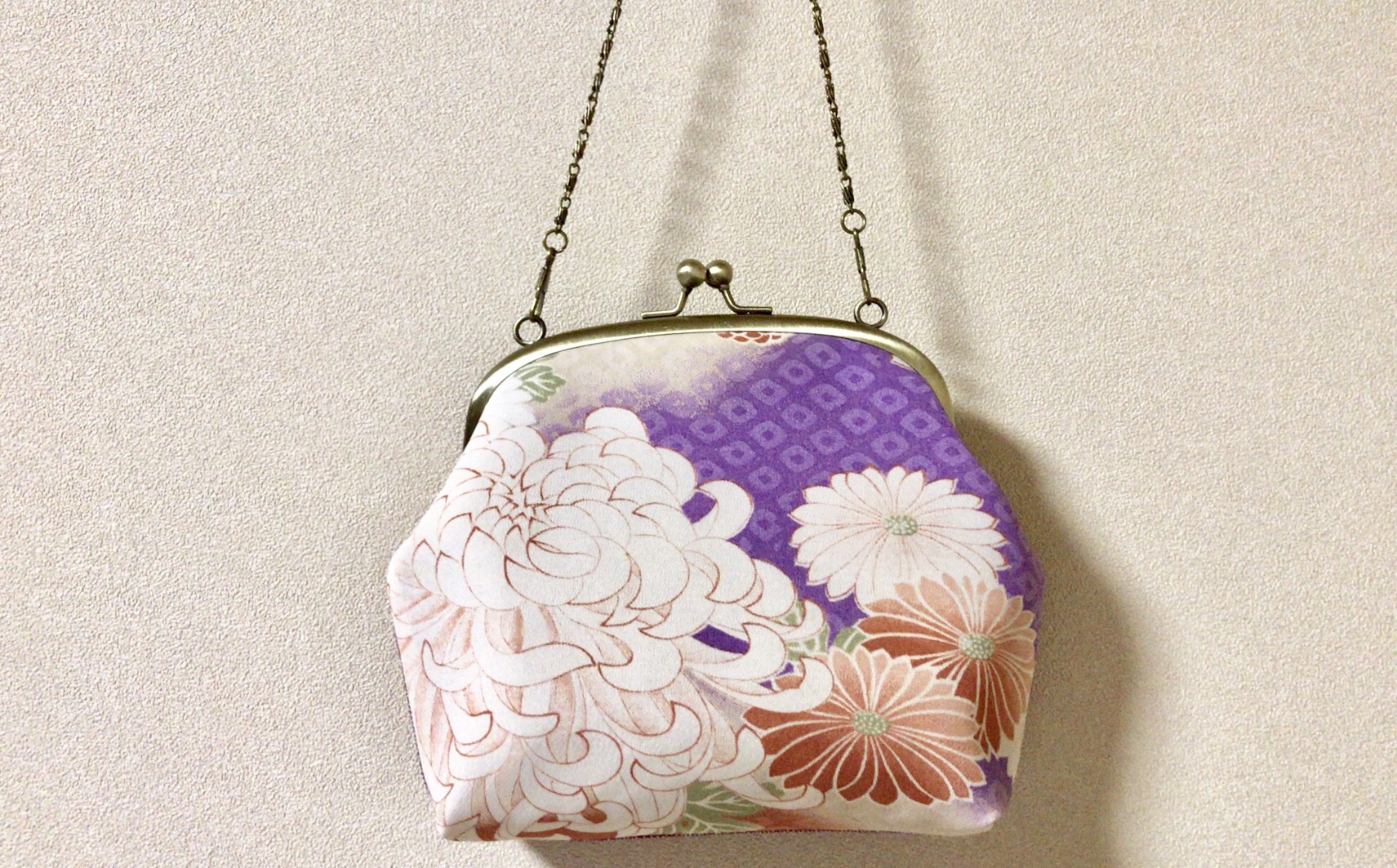 がまぐちミニバッグ・　レトロ菊柄×鮫小紋