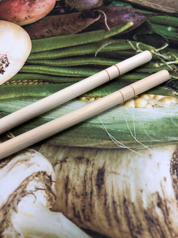 竹で作られた手作りのお箸 2枚目の画像