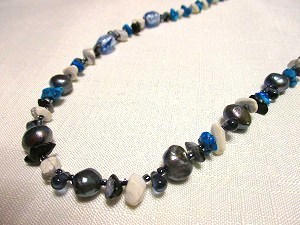 ぽっちゃりさんに天然ブラックパール＆ターコイズネックレス