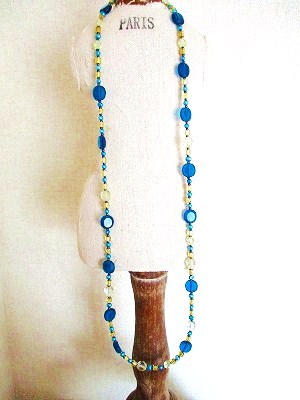 ぽっちゃりさんに  ヨーロッパアンティークガラスネックレス