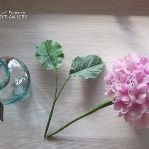 紫陽花をガラスボトルに飾って・・・パープル＆ライトグリーン 高さ約 