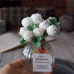 ◆粘土のお花◆　お花いっぱい！　シロツメクサ・・・ぽってりガラスボトルに飾って　S508 7枚目の画像