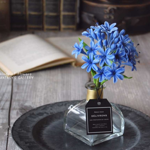 ※700円(瓶付、送料込) ガラス細工　花　アンティークな　ガラスの花　工芸 700円(瓶付、送料込) ガラス細工 花 アンティークな ガラスの花 工芸