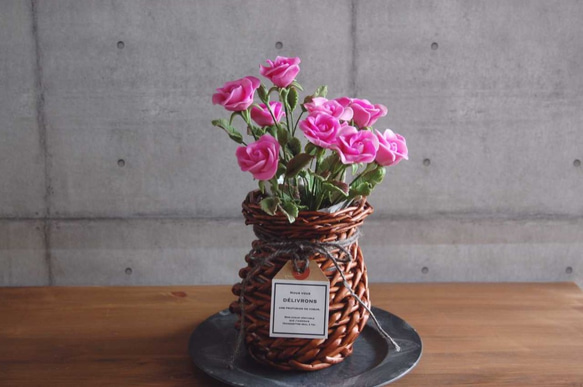 ◆粘土のお花◆　薔薇・・・ピンク　高さ約25センチ　B574 2枚目の画像