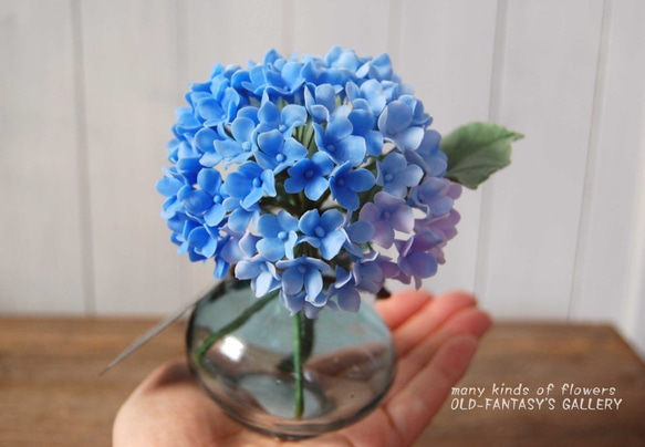 紫陽花を小瓶に飾って・・・ブルー＆パープル　Sサイズ　約12センチ　A384 1枚目の画像