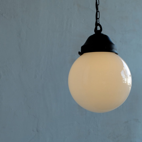 レトロ　昭和大正　ヴィンテージ　乳白色/ランプシェード　球体ランプシェード　銅枠 大正ロマン昭和レトロランプシェード大正ガラス乳白色