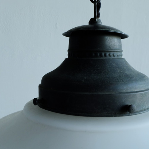 大きなブリキシェードのペンダントライト 古道具 照明 リメイク