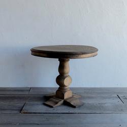 【アンティーク・リメイク家具】一本脚のラウンドテーブル 2枚目の画像