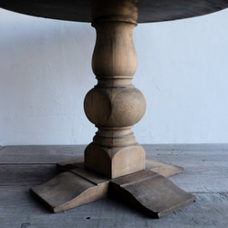 【アンティーク・リメイク家具】一本脚のラウンドテーブル 3枚目の画像