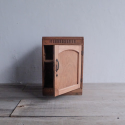 【アンティーク・リメイク家具】小さな道具箱 2枚目の画像