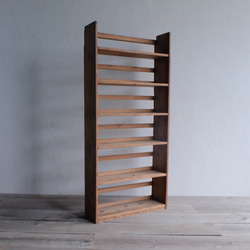 【アンティーク・リメイク家具】すっきりとした本棚 3枚目の画像