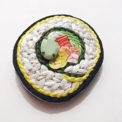 薄焼き玉子巻き寿司ブローチ 2枚目の画像