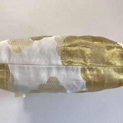 絹帯クラッチバッグ2way 白地金雲刺繍  size大  タッセル、チェーン付き 5枚目の画像