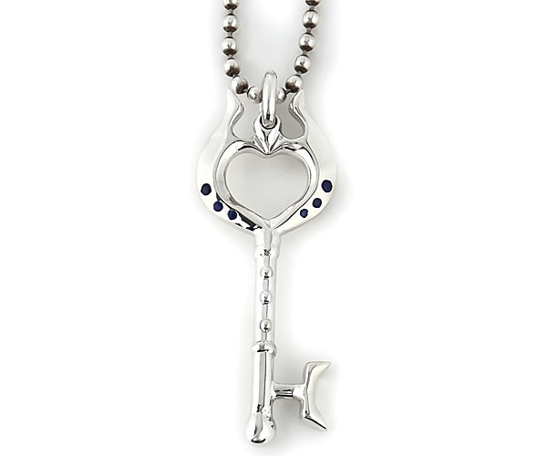 スクロールハートキーペンダントサファイヤストーン