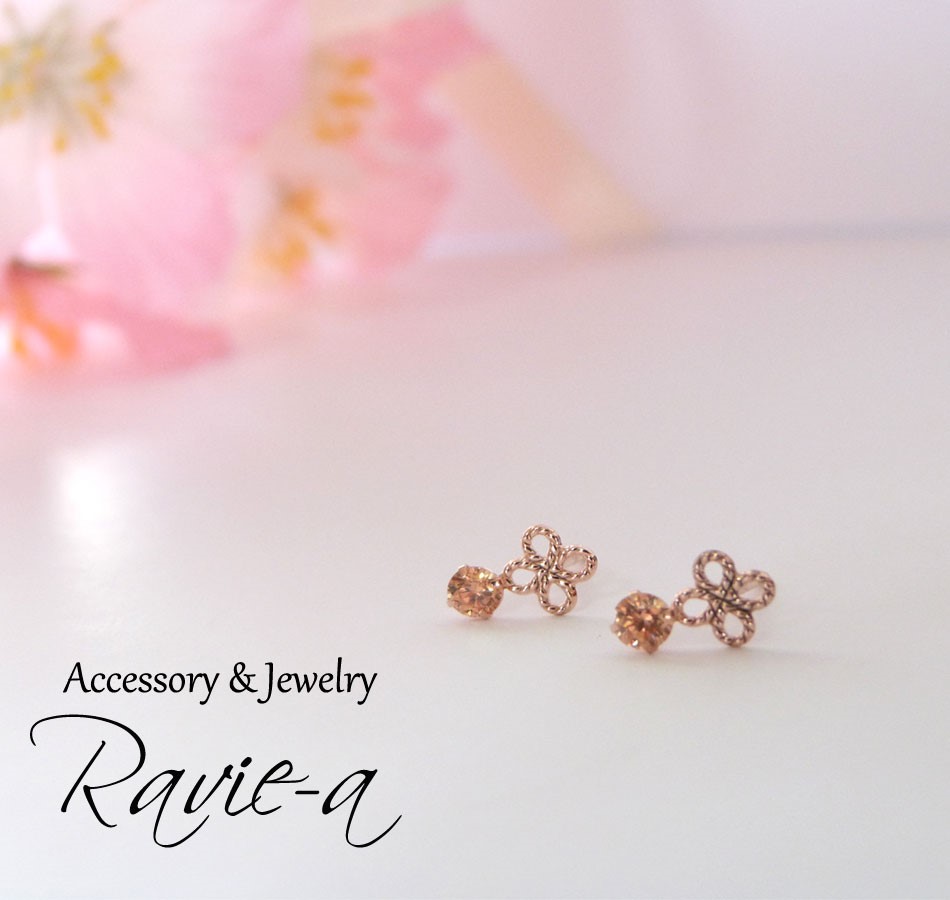 四つ葉のクローバーピアス シャンパンゴールドCZダイヤ K10ピンクゴールド