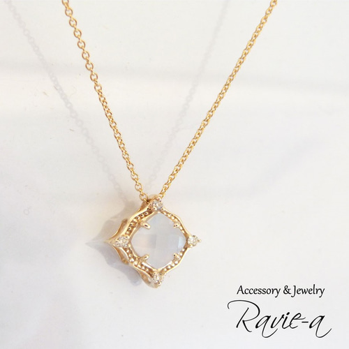 カルセドニー ネックレス ダイヤモンド スクエア 天然石 透明感