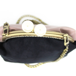 Vintage Style 2 Colours Leather Cross Body Clasp Bag- Pearl 4枚目の画像