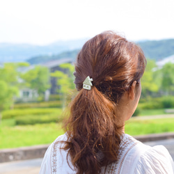 陶器のヘアゴム（カエルのおうち）スモーキーグリーン 4枚目の画像