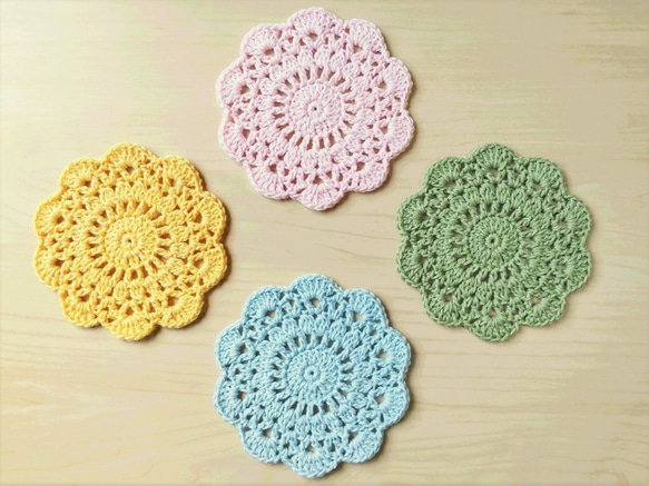 再販＊爽やかコットン✿オリジナルお花の手編みコースター・ドイリー✿4色セットD 2枚目の画像