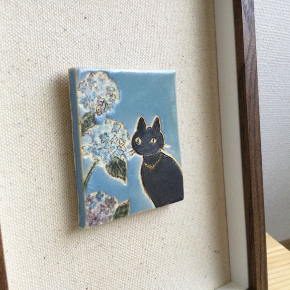 黒猫とあじさいの陶板絵2 3枚目の画像