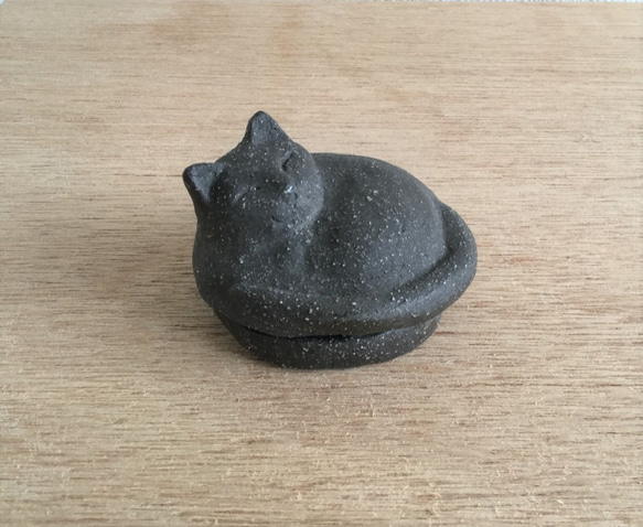 陶器の黒猫の香合 4枚目の画像