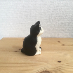 陶器のハチワレの子猫 4枚目の画像