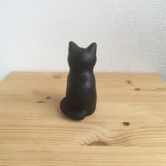 陶器のハチワレの子猫 6枚目の画像