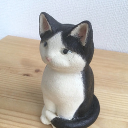 陶器のハチワレの子猫 8枚目の画像