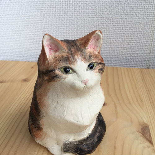 陶器の長毛の三毛猫 その他置物 シャシャミミ 通販 9604592｜Creema