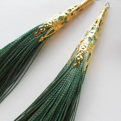 【いわていろ】ロングタッセルパーツ絹糸　濃いめグリーン限定1セットその２ 2枚目の画像