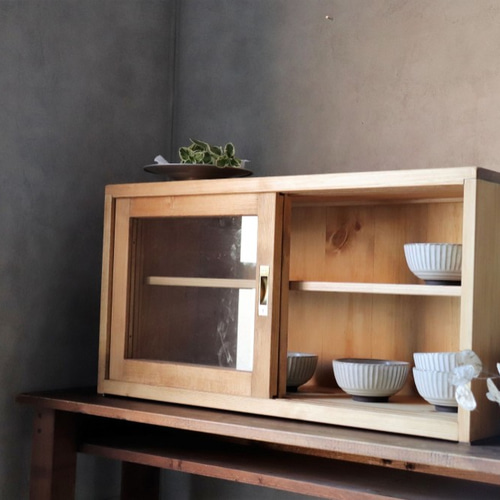 古い風合いの観音開き木製収納棚 食器棚/本棚/古家具/什器/ガラス