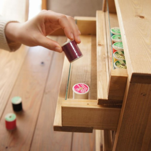 前面ガラスの小引出し（糸ケース） その他家具 モアグレイン 通販