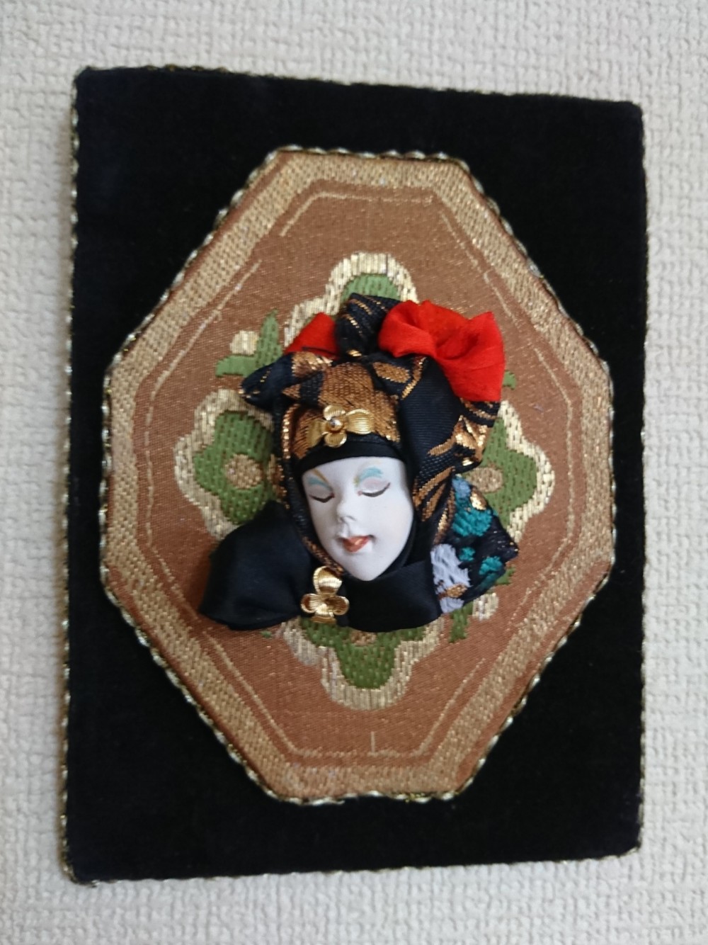 小さな和ピエロのレリーフ タペストリー・壁掛け LAVANKA 通販｜Creema