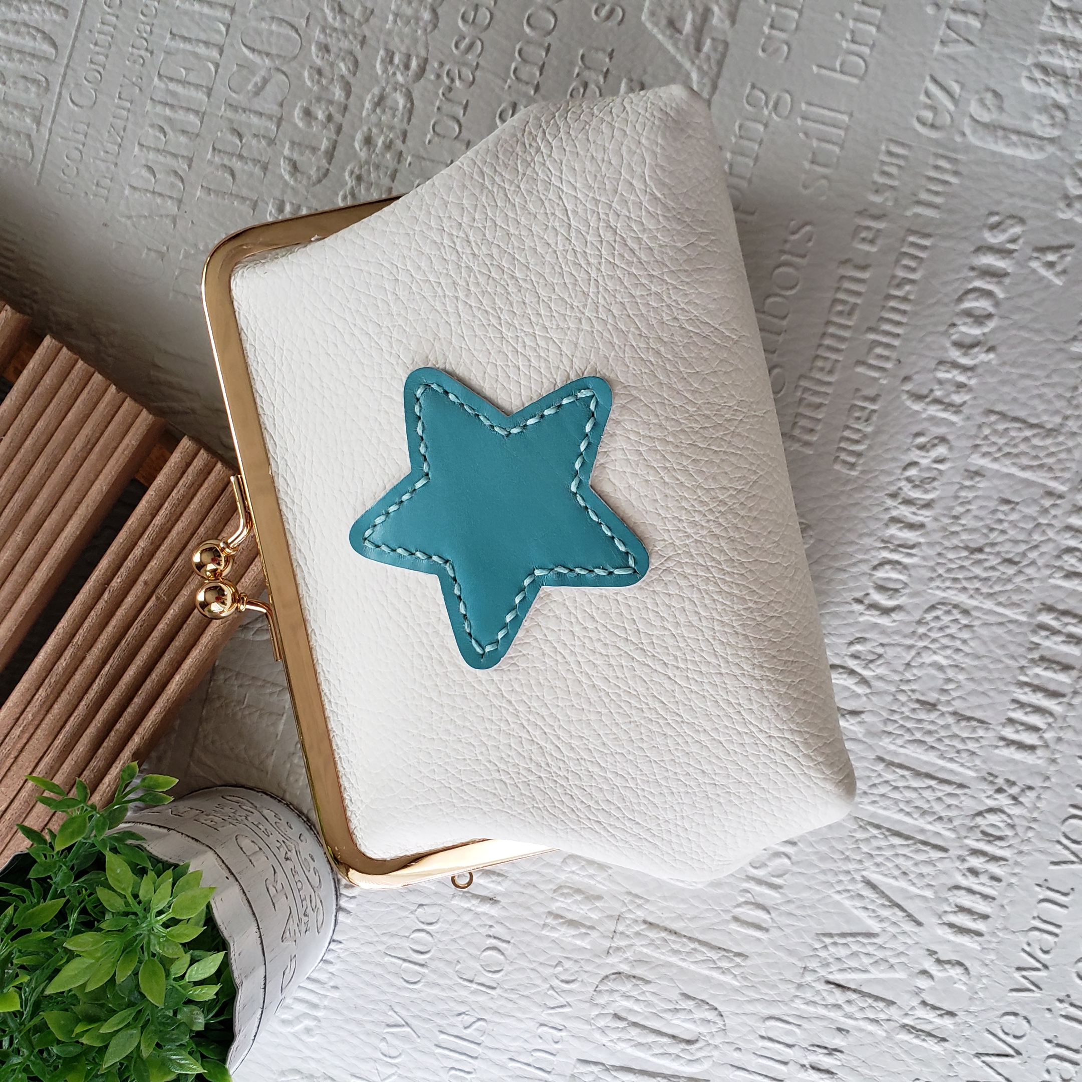 本革 星のがま口ポーチ《受注制作》 がま口 Ryusasasyu 通販｜Creema  