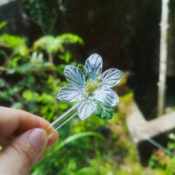 【7/20まで受付/受注生産】ガラスの花かんざし　一軸 2枚目の画像