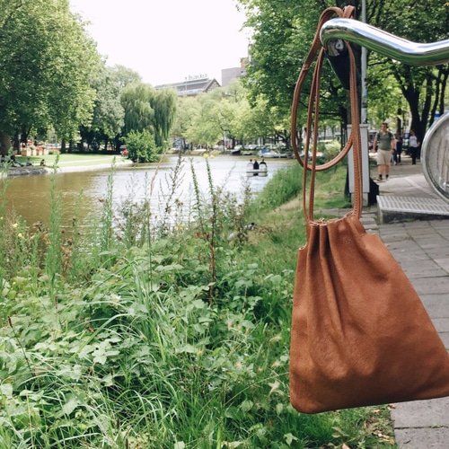 Cさまオーダー分】革の巾着ポシェット（ダークブラウン） ポシェット  