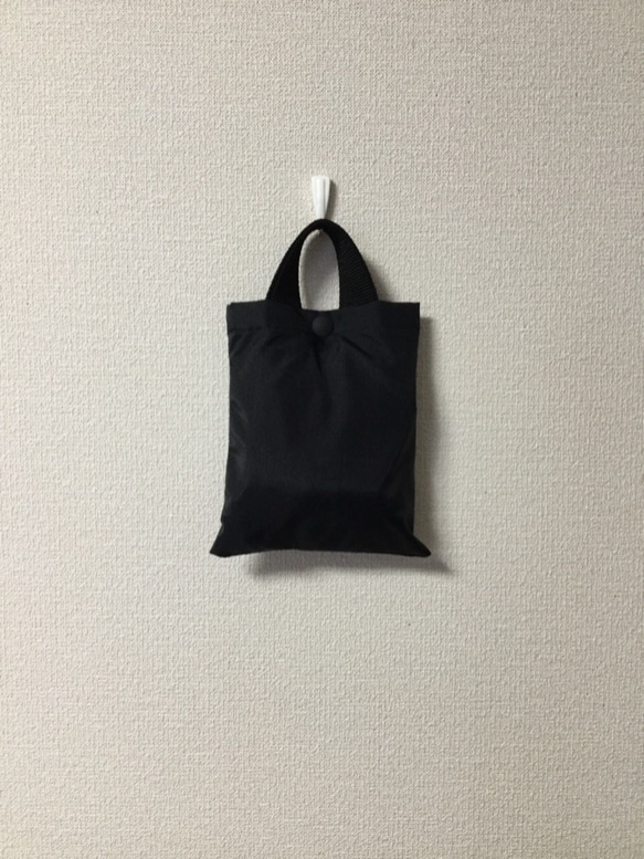 やや大きめサブバッグ(黒、無地、式用、巾着、エコバッグ、撥水、収納ケース付き、ナイロン） 3枚目の画像