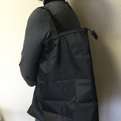 やや大きめサブバッグ(黒、無地、式用、巾着、エコバッグ、撥水、収納ケース付き、ナイロン） 4枚目の画像