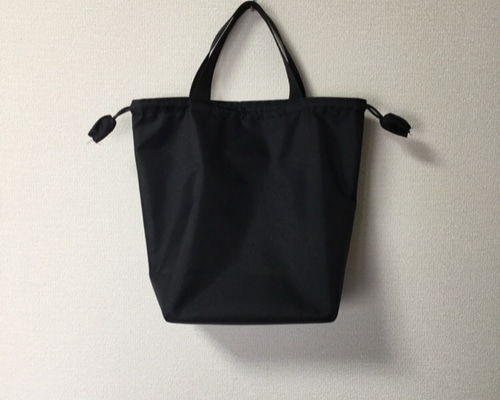 A D M J. ナイロン　巾着トートバッグ　ブラック/ブルー　無地 大容量ナイロン巾着トートバッグ | Bagoodtimeshop