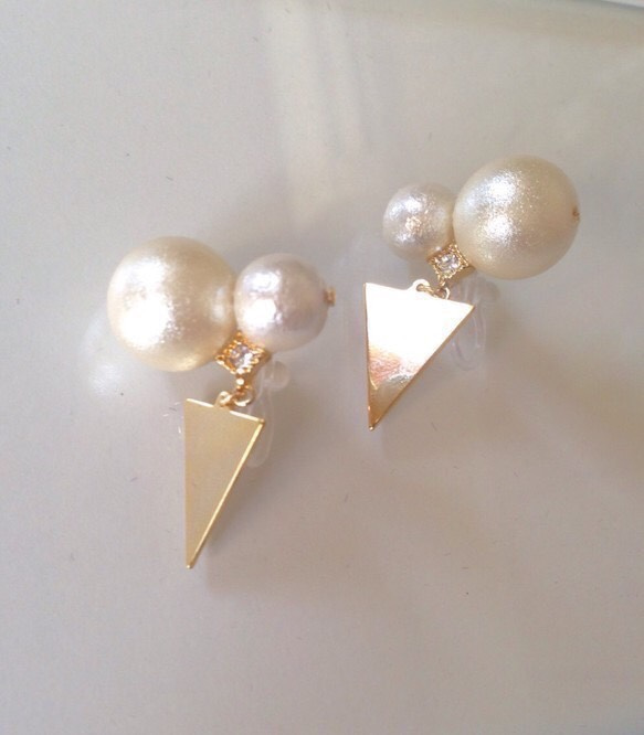 twin pearl triangle metalplate pierce/earring 2枚目の画像