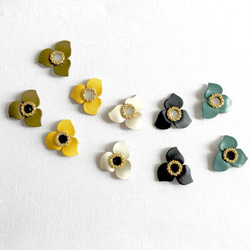 Leather Flower　earring/　pierce 2枚目の画像