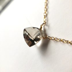 14kgf　Natural stone　Triangle Facet cut　Necklace  スモーキークォーツ 4枚目の画像