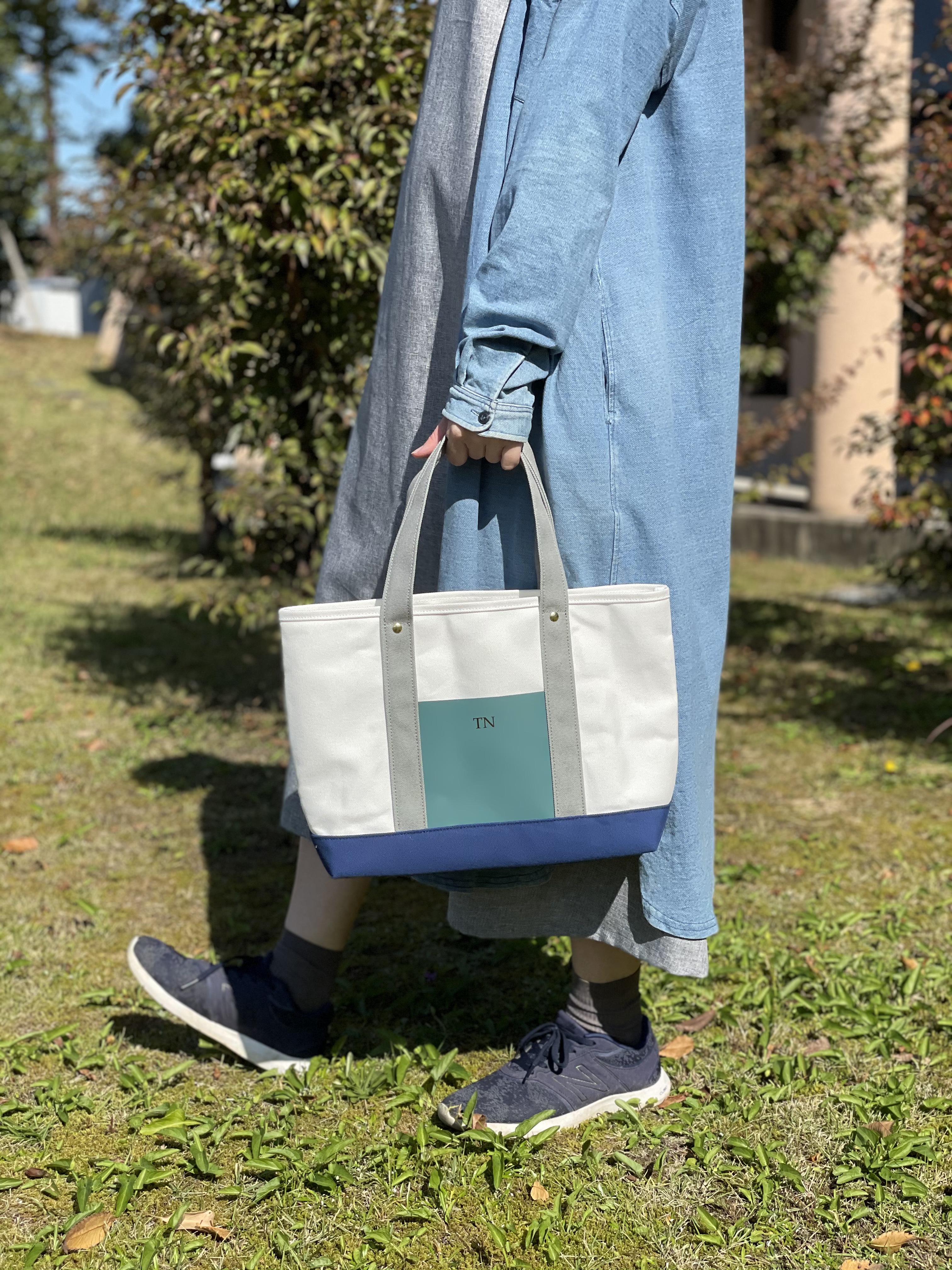 イニシャル刻印　帆布×ブッテーロのイニシャルトートバッグ　Mサイズ