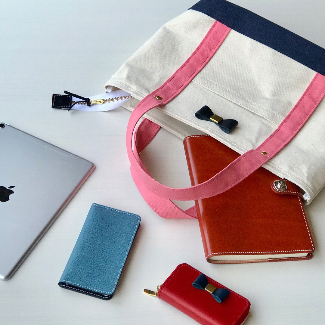 組み合わせ自由 ブッテーロのリボン付き帆布のトートバッグ ファスナー Mサイズ