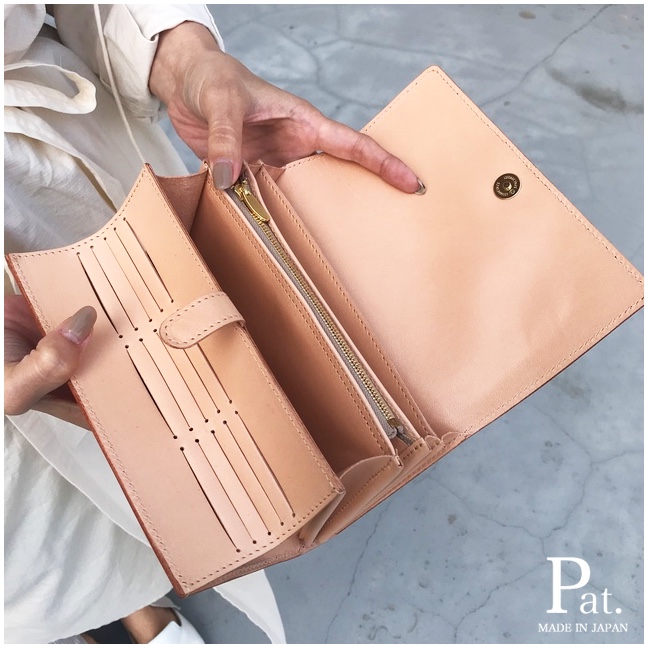 カード収納たっぷりPat.シリーズの三つ折り長財布　ブッテーロ・ルガトー