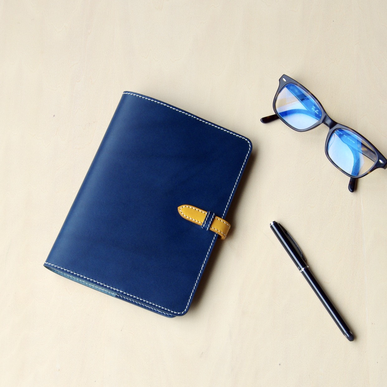 組み合わせ自由 差し込みフラップ イタリアンレザーブッテーロの手帳カバー  各サイズ