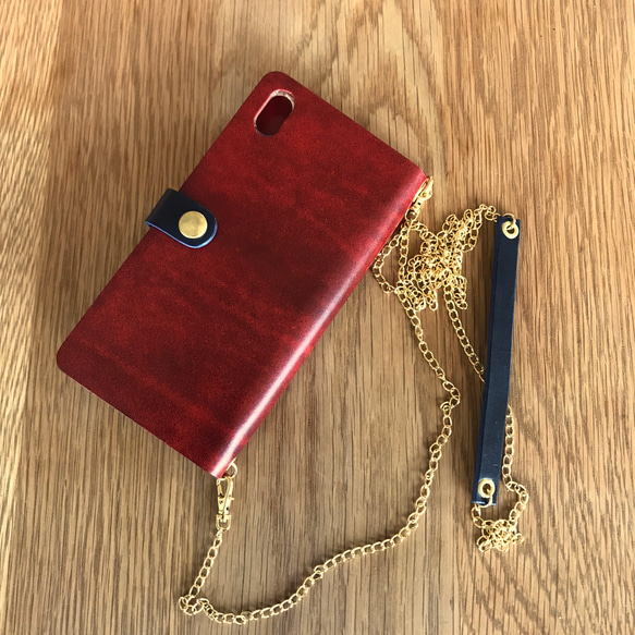 ぜんちゃん様オーダー鏡付きショルダーチェーン付き 収納たっぷり3段カード 革の宝石ルガトーのiPhoneケース 3枚目の画像
