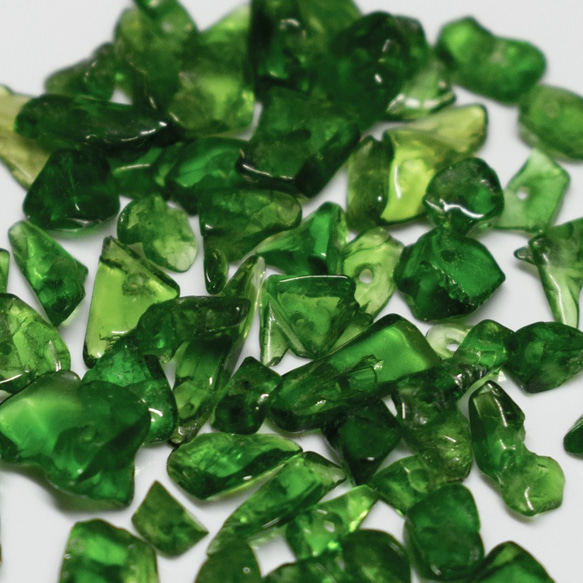 クロムダイオプサイト 細石 3g 透輝石 3~7mm グリーン系 緑 天然石 カラーストーン 1枚目の画像