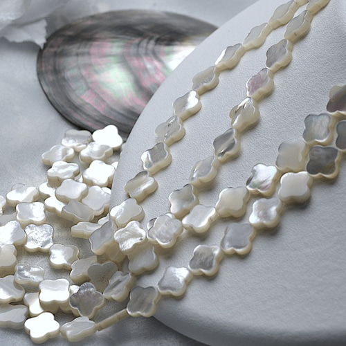 ☆真珠☆ページ 白蝶真珠貝 ホワイトシェル クローバーカットモチーフ 4ピース